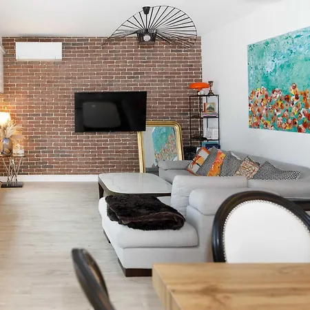 Superb 3bdr 6p Family Flat In Apartment
