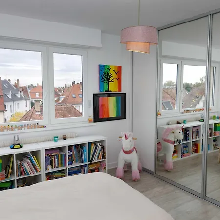 Lägenhet Superb 3bdr 6p Family Flat In